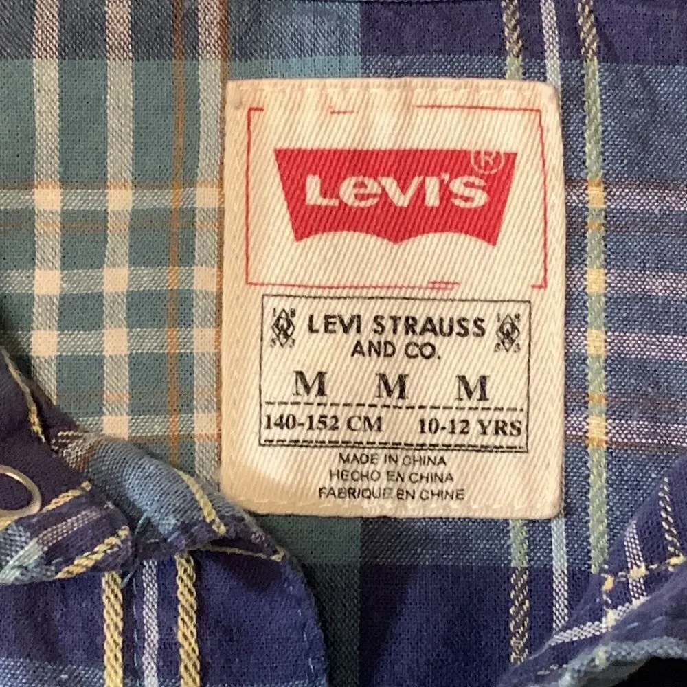 LEVIS, vintage, plaid button down long sleeve, ladies/girls medium, great cond.
